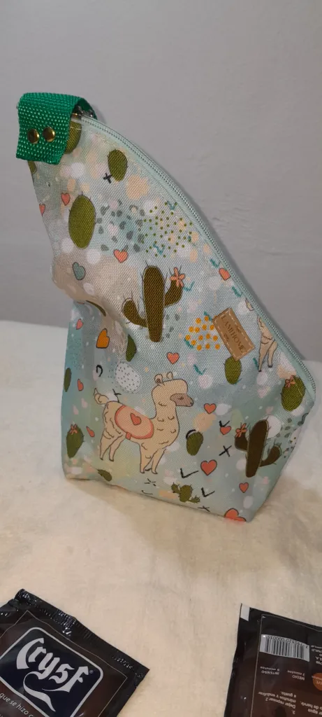 Porta Taza con Bolsillos para Saquitos  Llamas